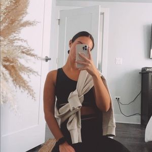 Meet your Posher, Ana